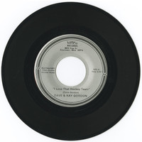 I Love That Hockey Team b/w The Fiddler's Widow