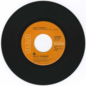 Happy Dreamer b/w Like the Clouds