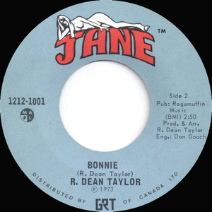 Bonnie b/w Sweet Flowers	