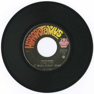 Pickin'n Grinnin' b/w Nothin's Gonna Change My Mind