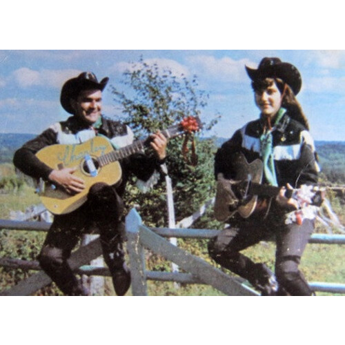 Les Zorros (Charley & Mary)