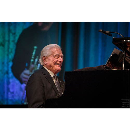 Tommy Banks and the Bank Notes